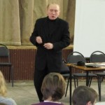 Ведущий Открытых уроков против наркотиков председатель НСНБР А.Г.Огнивцев