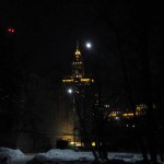 О чём говорит Луна... 25.01.2013. Около 21 часа по Москве. Где-то на Соколе... Автор фото - А.Г.Огнивцев.