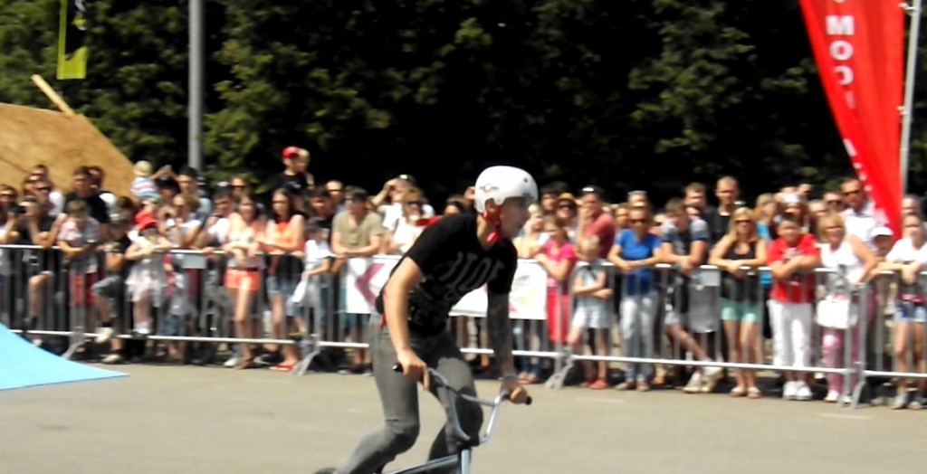 А.Г.Огнивцев НСНБР: 90 лет Москомспорту. Спортивный праздник в Лужниках. Лужники 13.07.2013. Автор фото председатель НСНБР А.Г.Огнивцев. ognivcev_luz_3