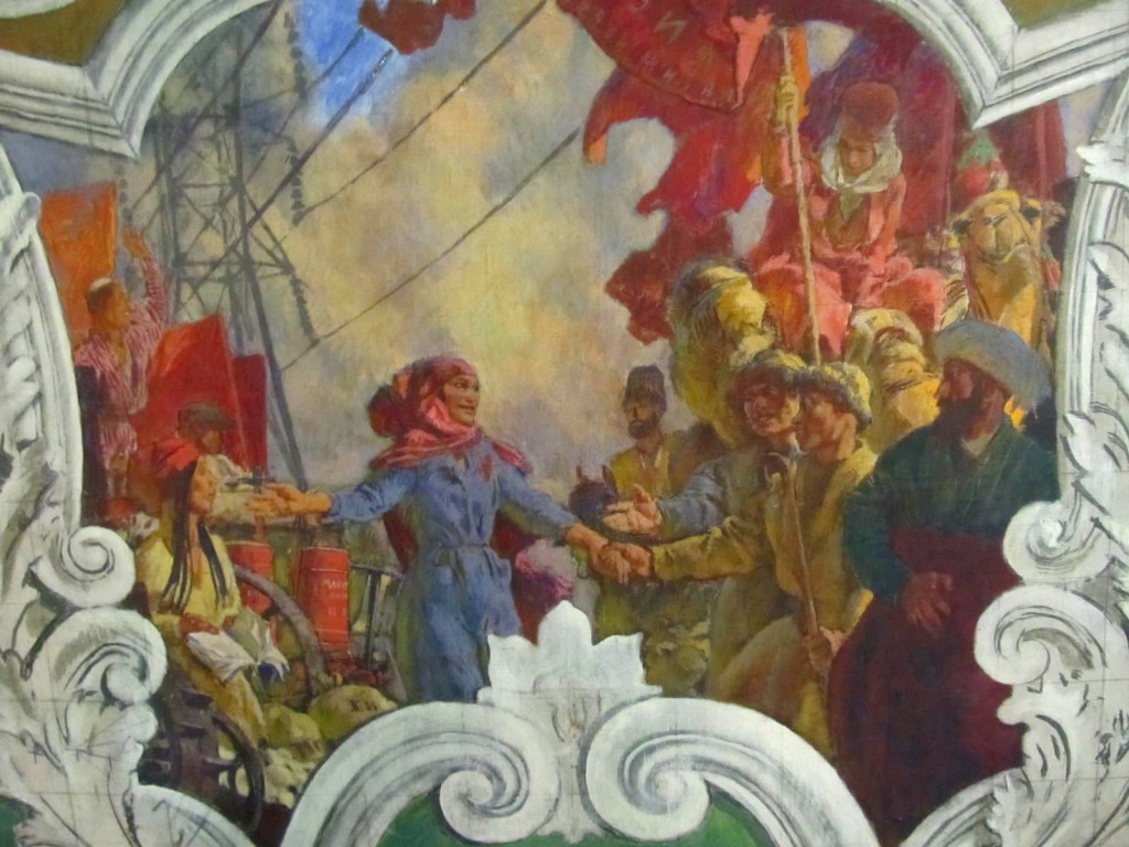 Срез старины в Каретном сарае. Арт-авангард технологии современного искусства. Тотан. Городская семья. Казанский вокзал... Выставки 2013. Автор фото председатель НСНБР А.Г.Огнивцев. IMG_6478