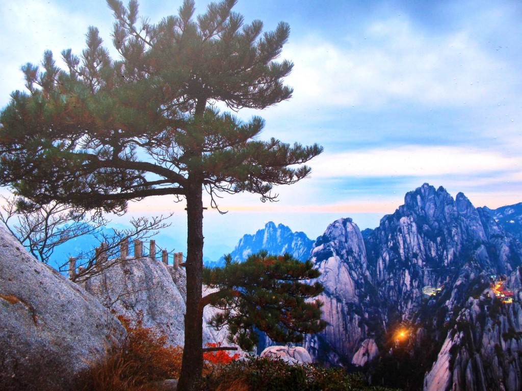 Фотофрагменты с выставки Мир глазами россиян сделаны председателем НСНБР А.Г.Огнивцевым 25.10.2013г. с выставочных экземпляров на Тверском с сохранением авторских прав владельцев фотографий и организаторов выставки. IMG_6593