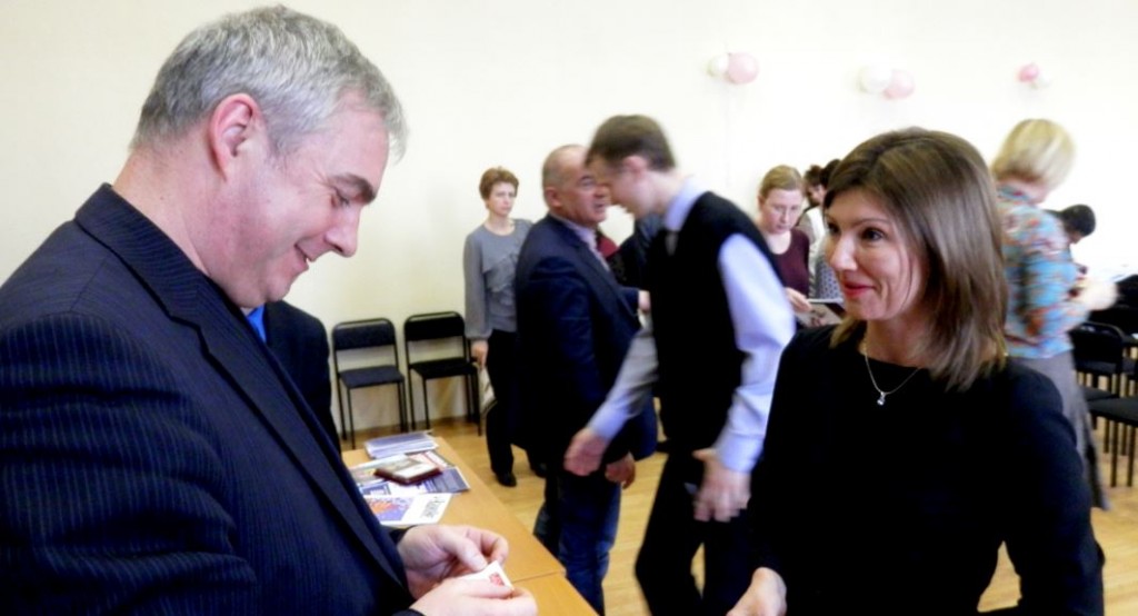 Mcrsi.ru: Mcrsi.ru: Диалог с ФСКН. Имею право знать. Интернет-урок. Автор фото председатель НСНБР А.Г.Огнивцев. 25032014_13