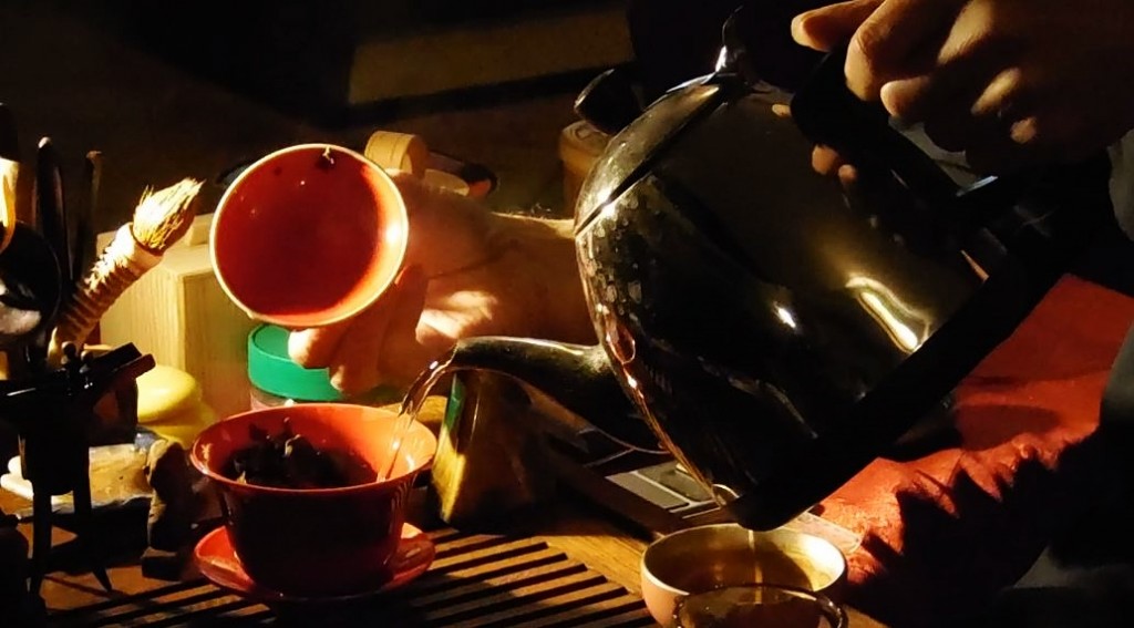 Mcrsi.ru: Целебная сила чая. Мастер чайной церемонии Андрей Гретчин. Госмузей народов Востока. Медитация. Автор фото председатель НСНБР А.Г.Огнивцев. 20112016_g44